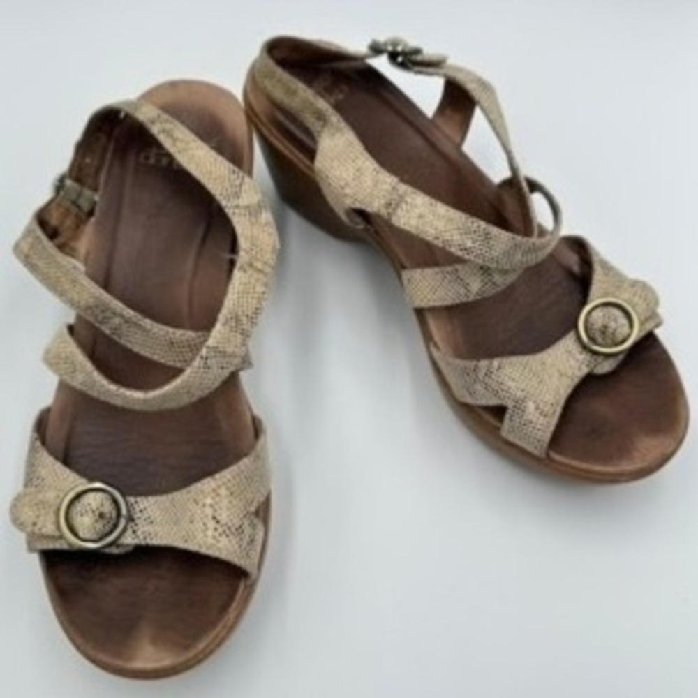 Dansko Comfort Sandals Ankle Strap Snakeskin Beige Leather Size 40 - US 9.5